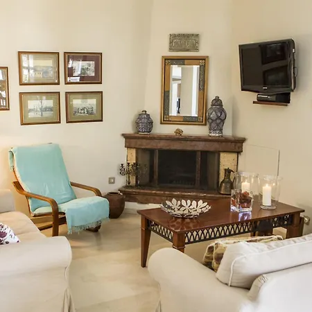 Alexandros Hotel 2*