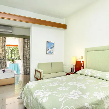 Alexandros Hotel 2*