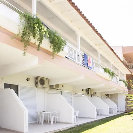 Alexandros Hotel