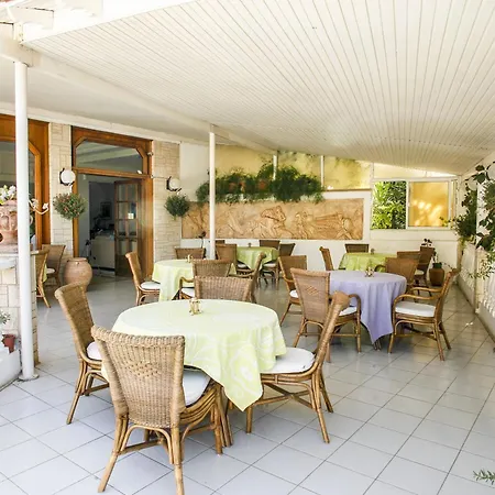 Hotel Alexandros Néa Fókaia