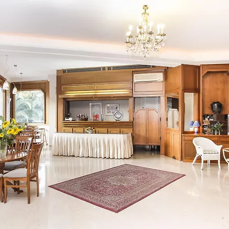 Hotel Alexandros Néa Fókaia