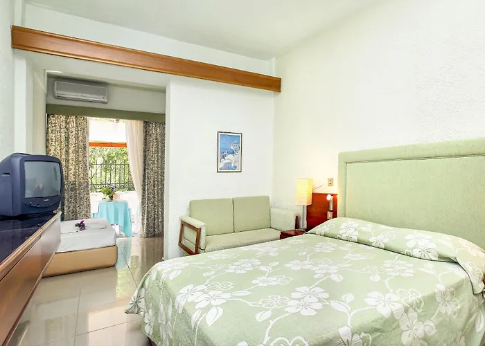 Alexandros Hotel 2*